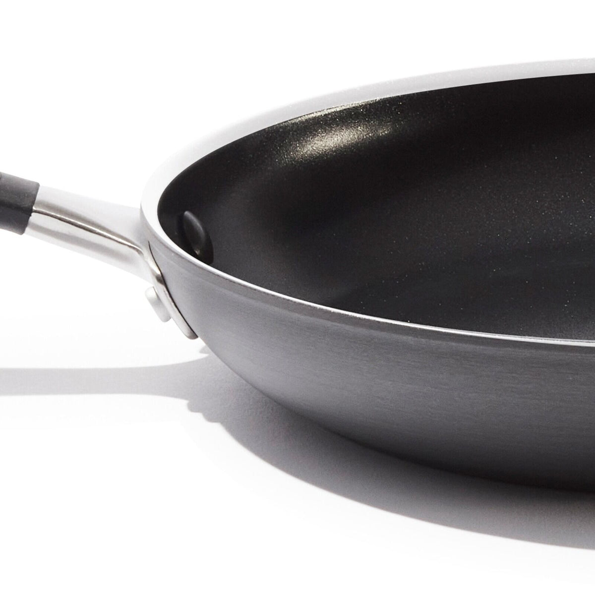 non-stick-pro-every-day-3-piece-frying-pan-set-x3 cc010474-001-oxo-non-stick-everyday-8-10-12-3-piece-open-frypan-set_pdp_07.jpg