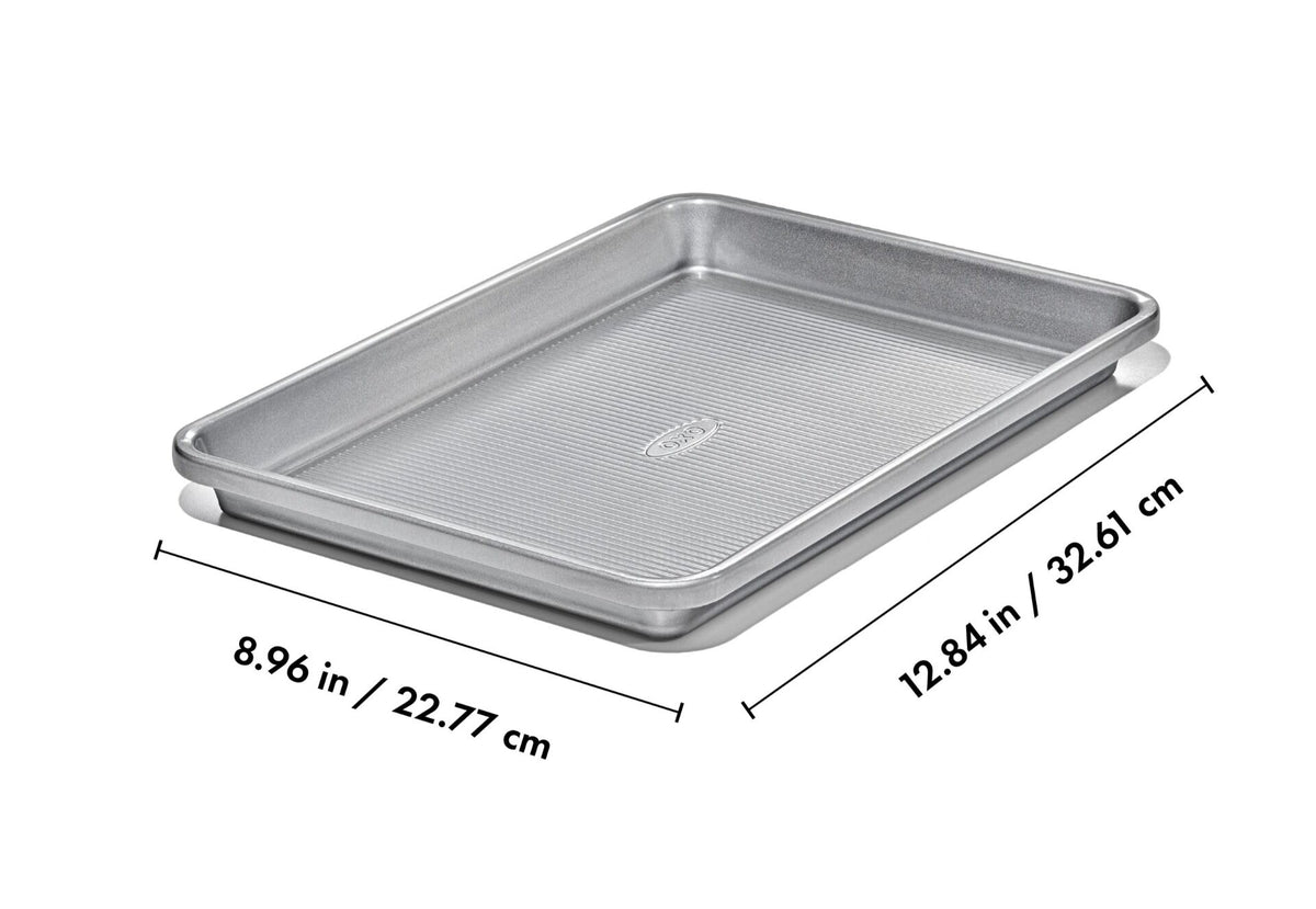 non-stick-pro-clear-coated-quarter-sheet-pan-q9 gg_11434900_quarter-sheet-pan_apdp_01_dim.jpeg