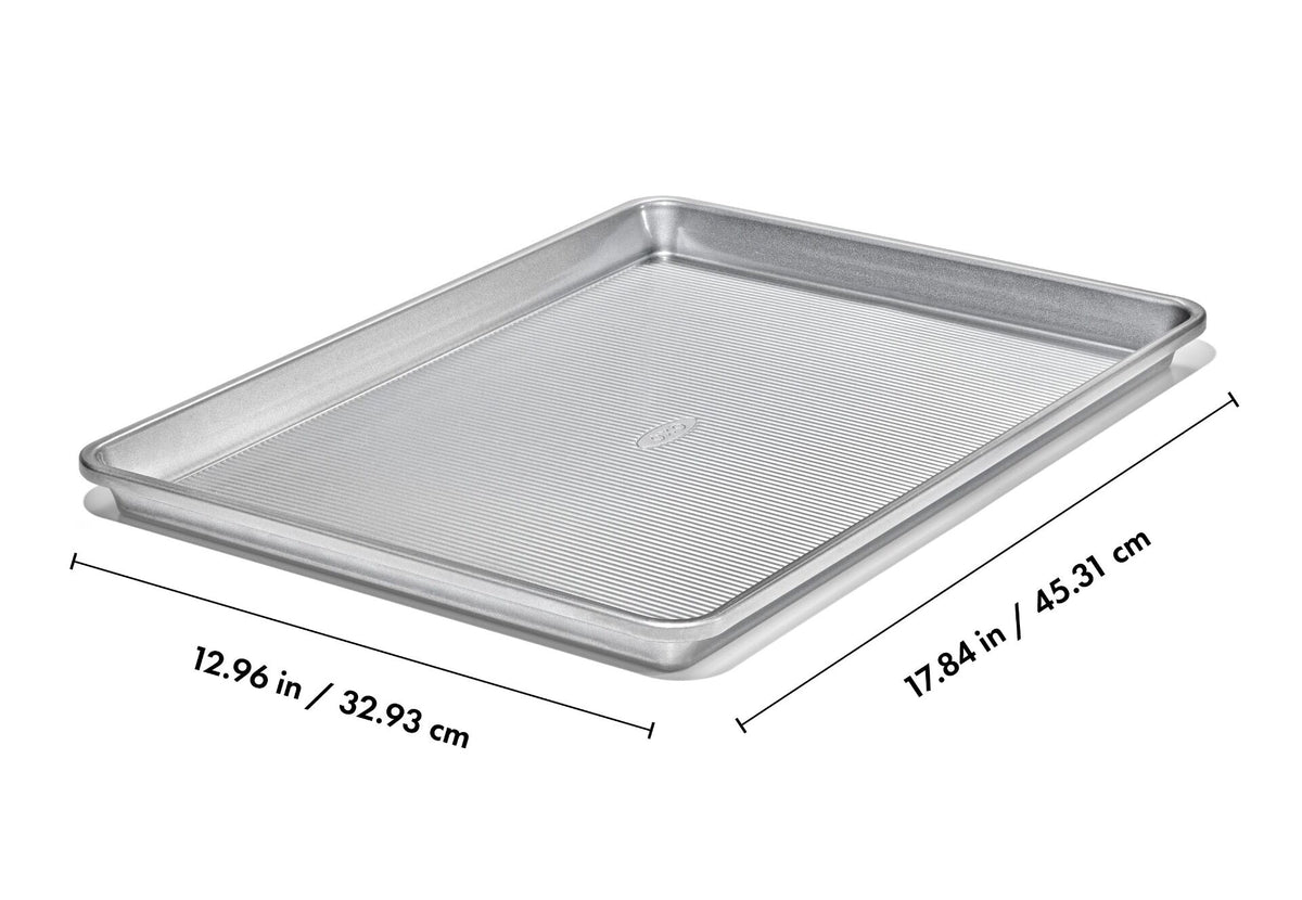non-stick-pro-clear-coated-half-sheet-pan-t2 gg_11435300_half-sheet-pan_apdp_01_dim.jpeg