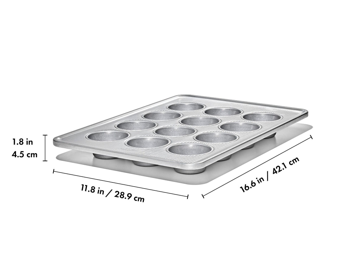 non-stick-pro-clear-coated-12-cup-muffin-pan-o0 gg_11435600_12-cup-muffin-pan_apdp_01_dim.jpeg