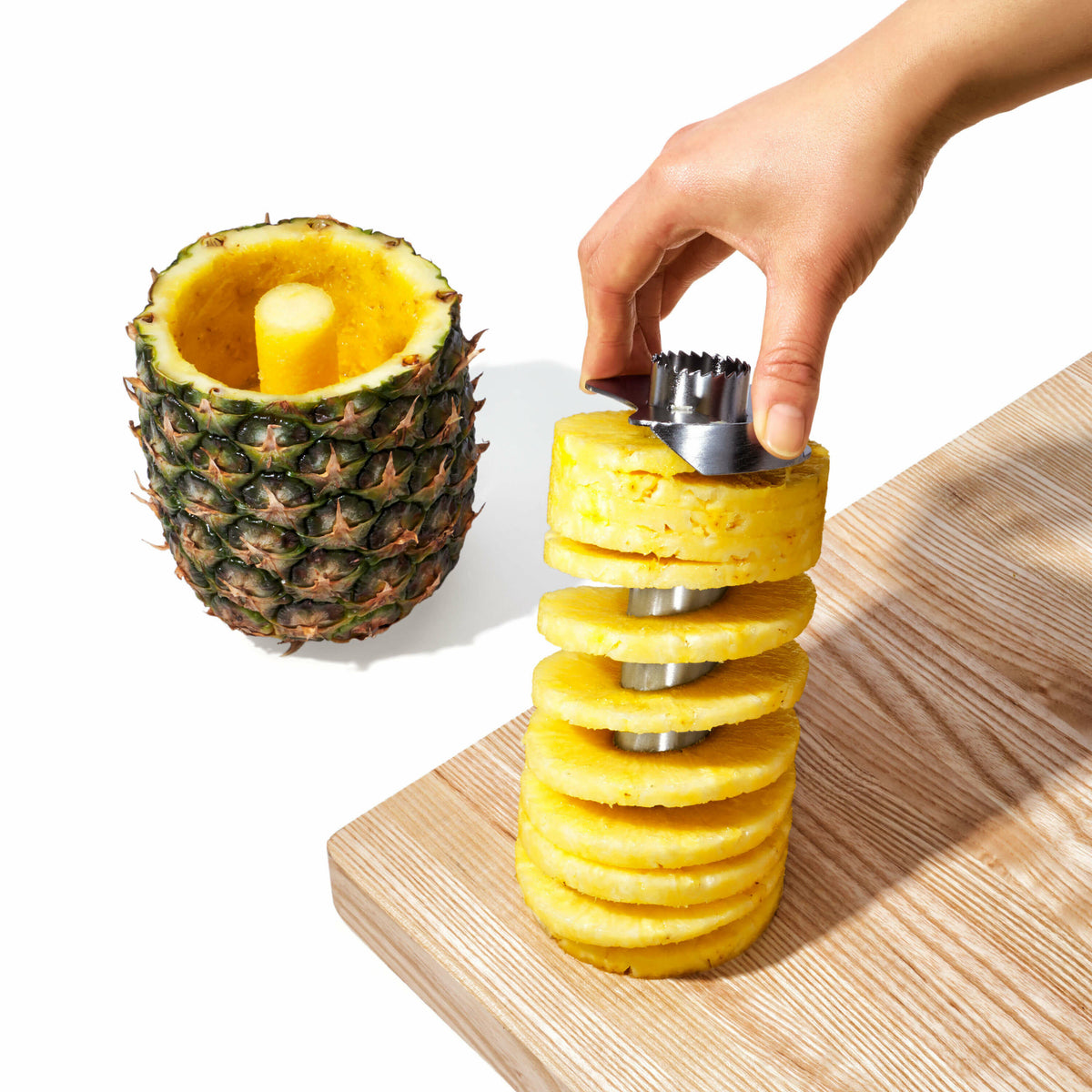 stainless-steel-pineapple-slicer-x6 gg_3108300_4c_1_.jpg