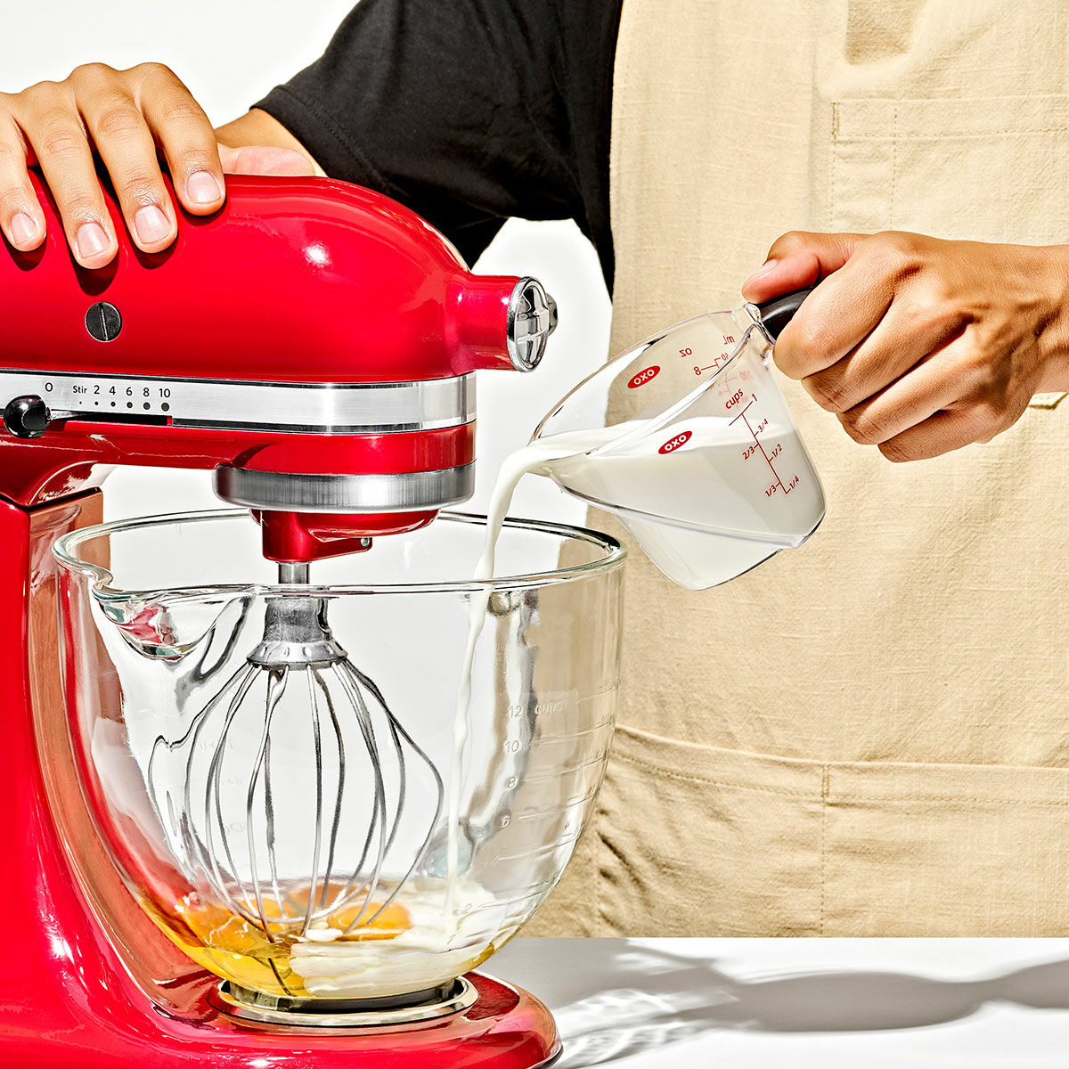 1-cup-angled-measuring-cup-w9 gg_70881v6_1cupangledmeasuringcup_02.jpg
