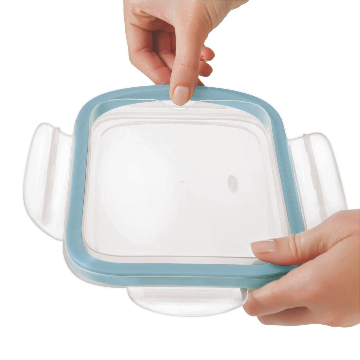 smart-seal-8-cup-glass-rectangle-container-arctic-blue-o5 oxo_smartseal_rectangle-glass-arctic_pdp_05.jpeg