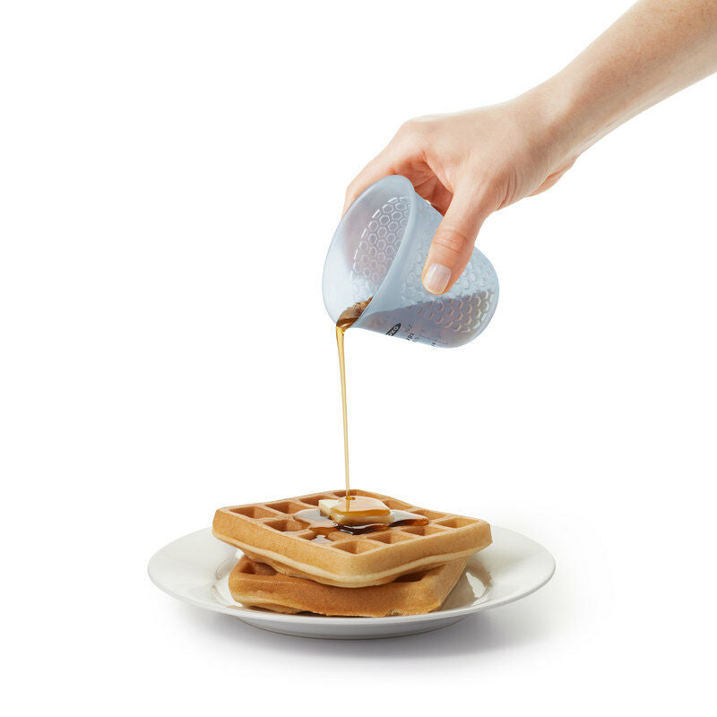 mini-squeeze-and-pour-silicone-measuring-cup-e8 t_63__1.jpg