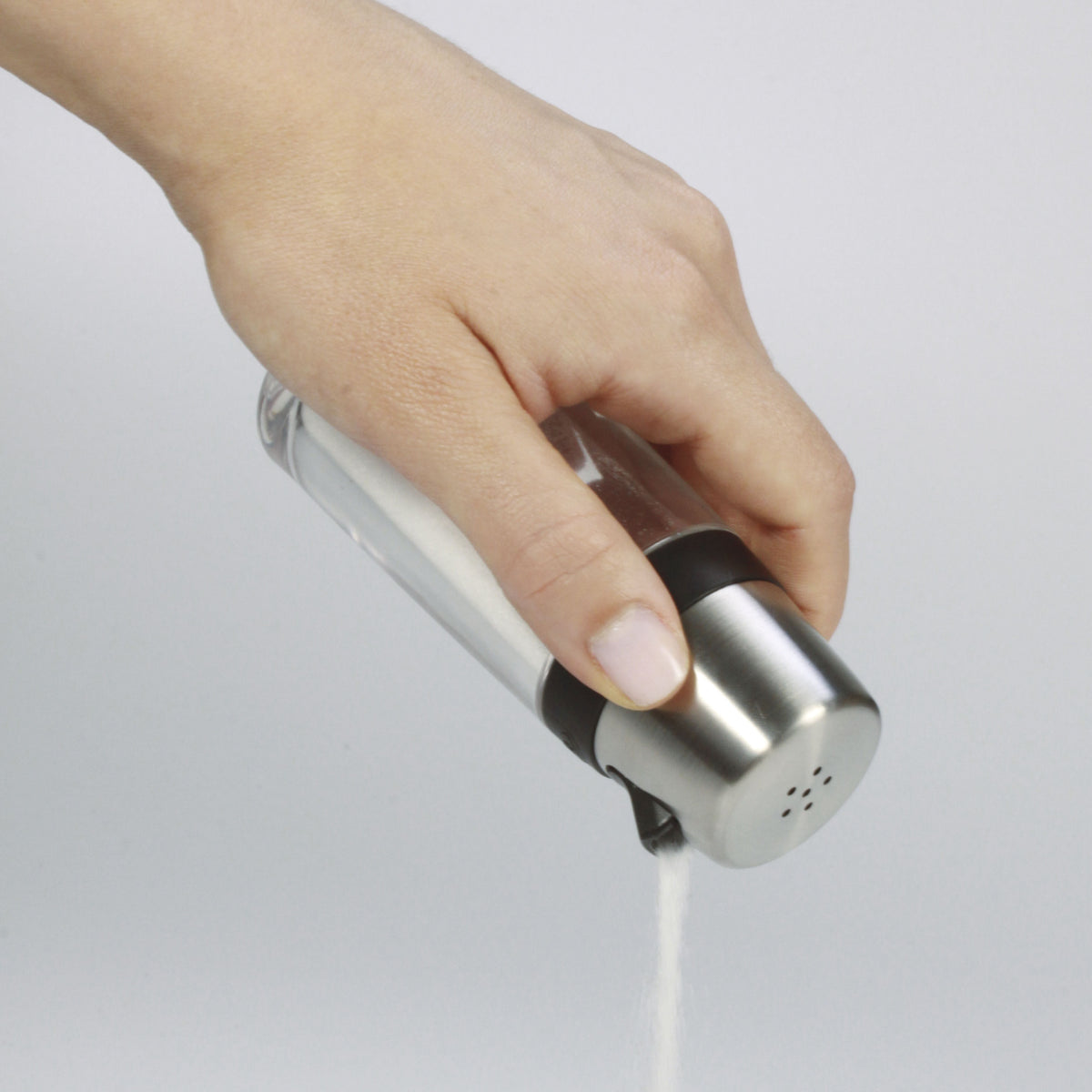 simple-salt-shaker-q1 1241980_salt_shaker_3.jpg