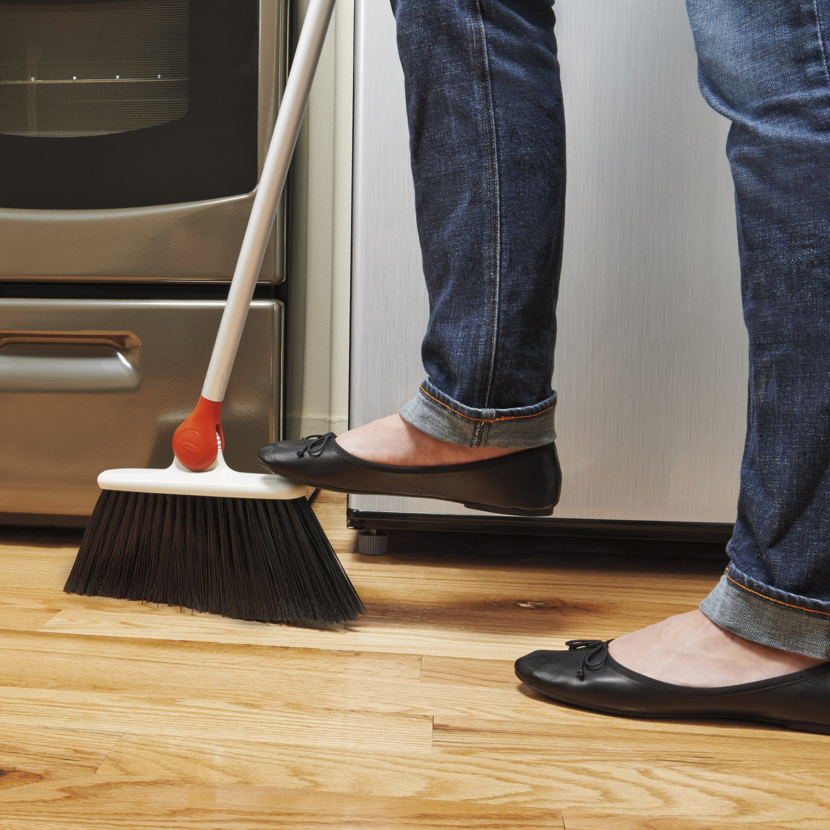 any-angle-broom-u1 1336580_6_any-angle_broom.jpg