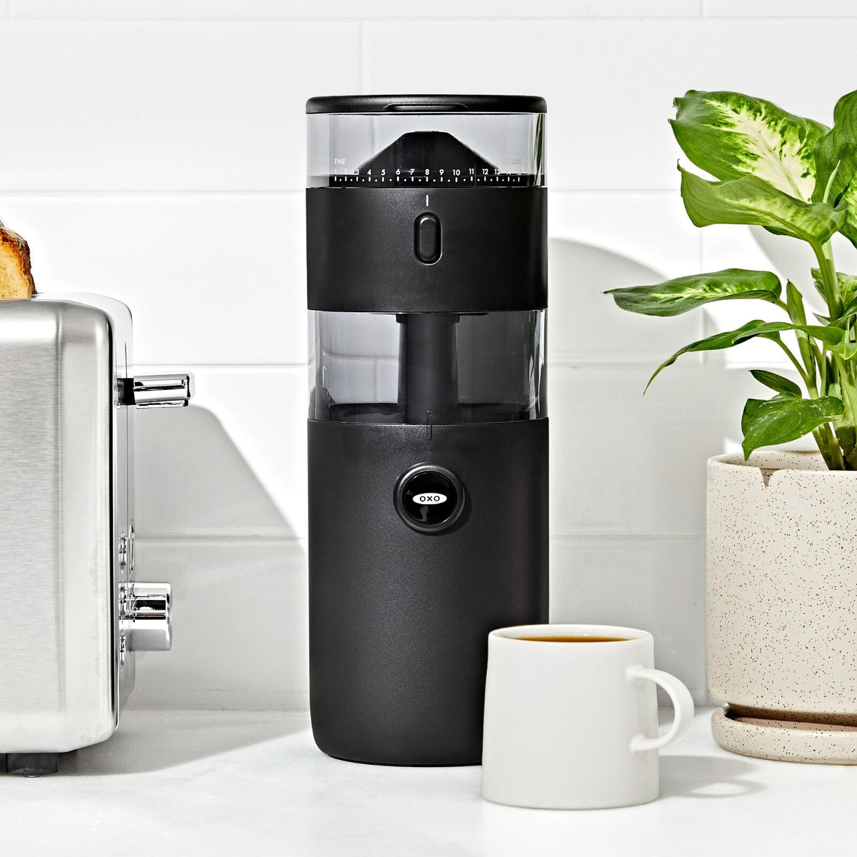 compact-conical-burr-coffee-grinder-n7 brew_8720800_compactgrinder_pdp_07.jpg