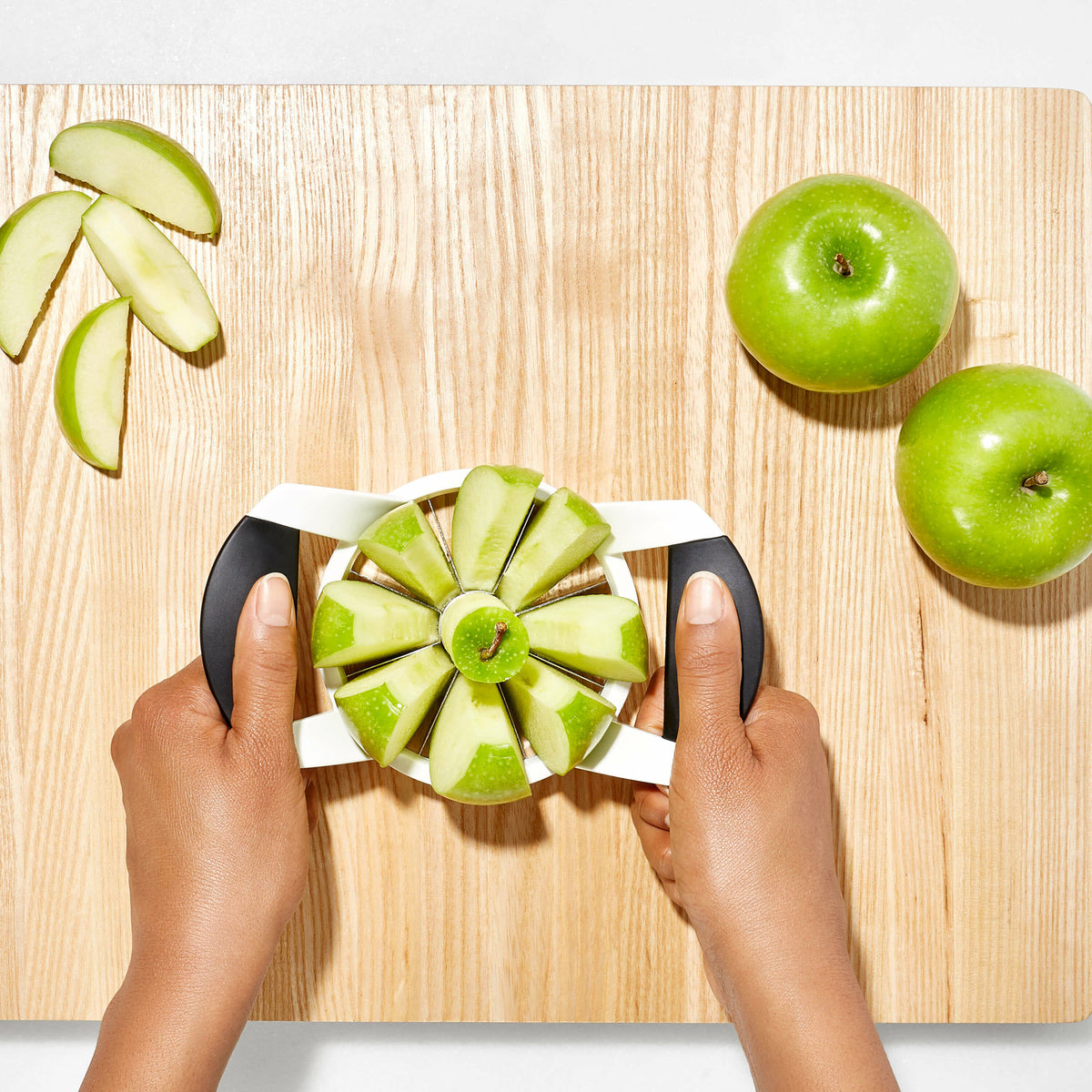 apple-divider-f4 gg_32681_4b_1_.jpg