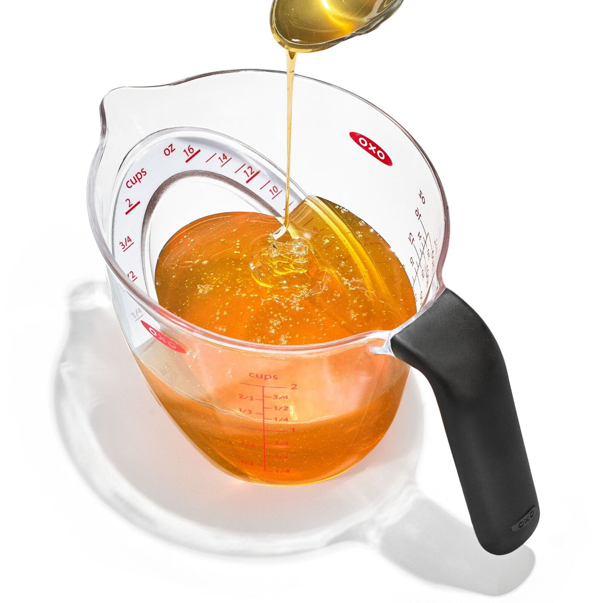 2-cup-angled-measuring-cup-v3 gg_70981v6_2cupangledmeasuringcup_pdp_04.jpg