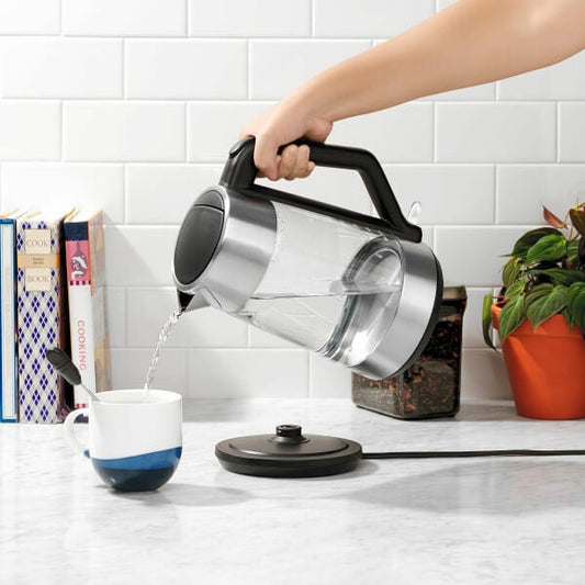 cordless-glass-electric-kettle-z6 lifestyle1.jpg